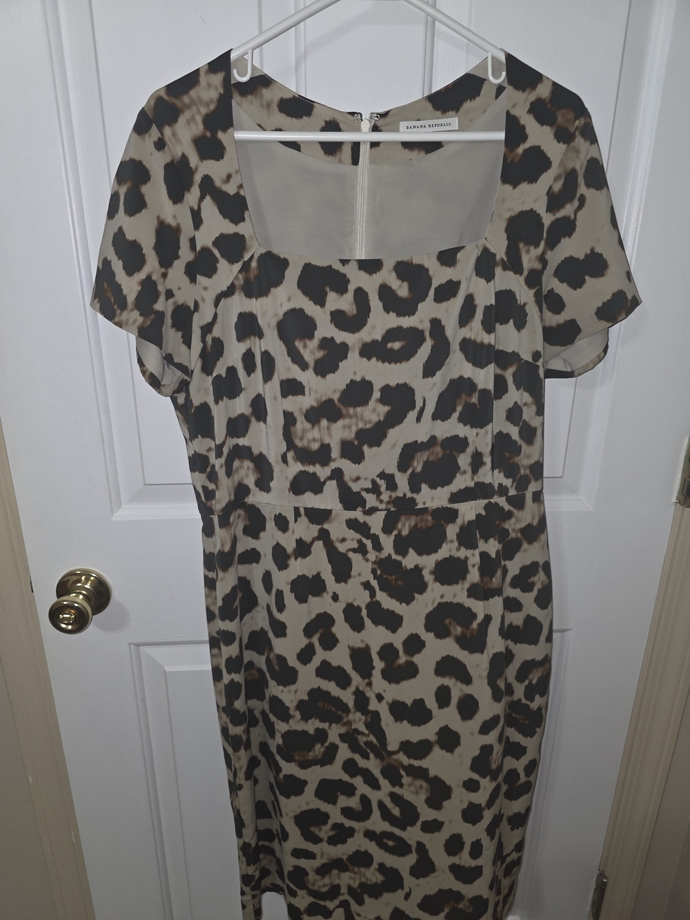 Leopard Print Short-Sleeve Dress in Beige and Brown